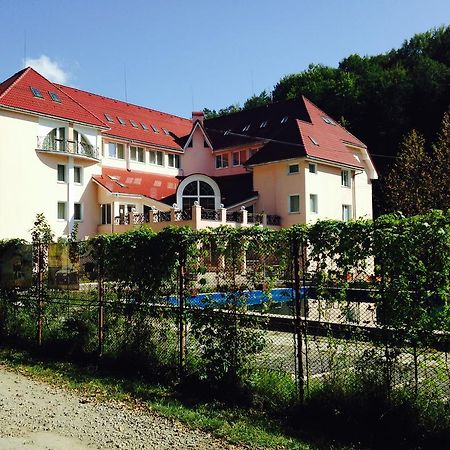 Sonyachna Polyana Hotell Eksteriør bilde