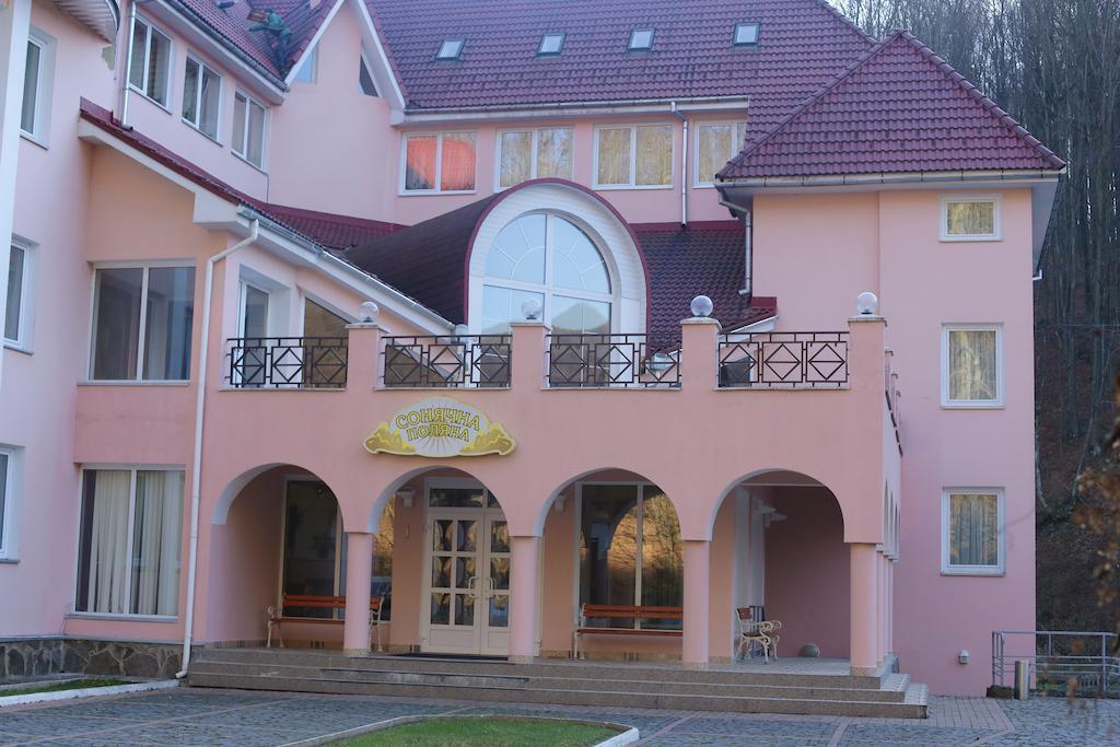 Sonyachna Polyana Hotell Eksteriør bilde
